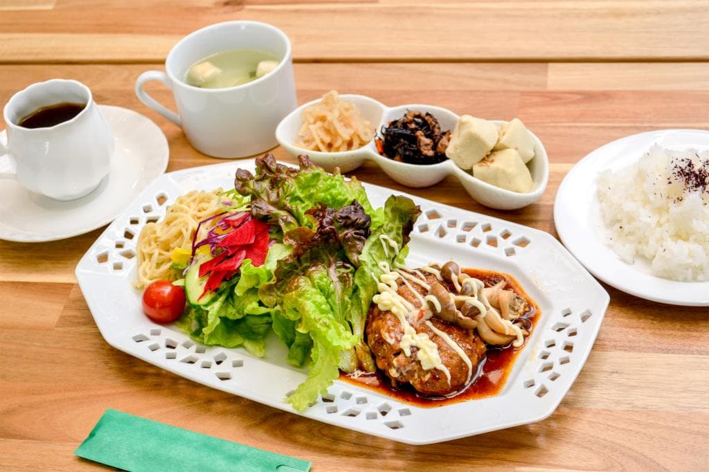 食事&CAFÉ とみー 1