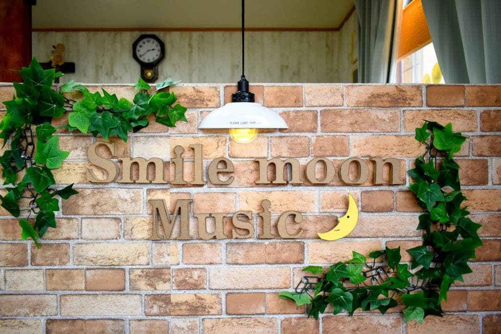 Smile moon Music 5
