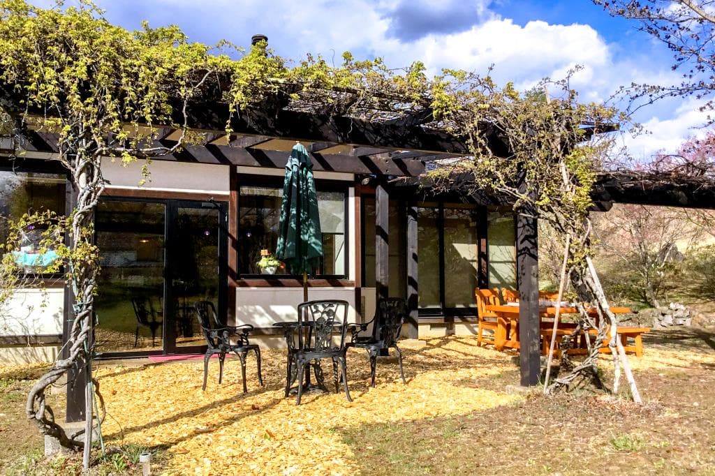 TWO EUROPEAN RESTAURANT 4