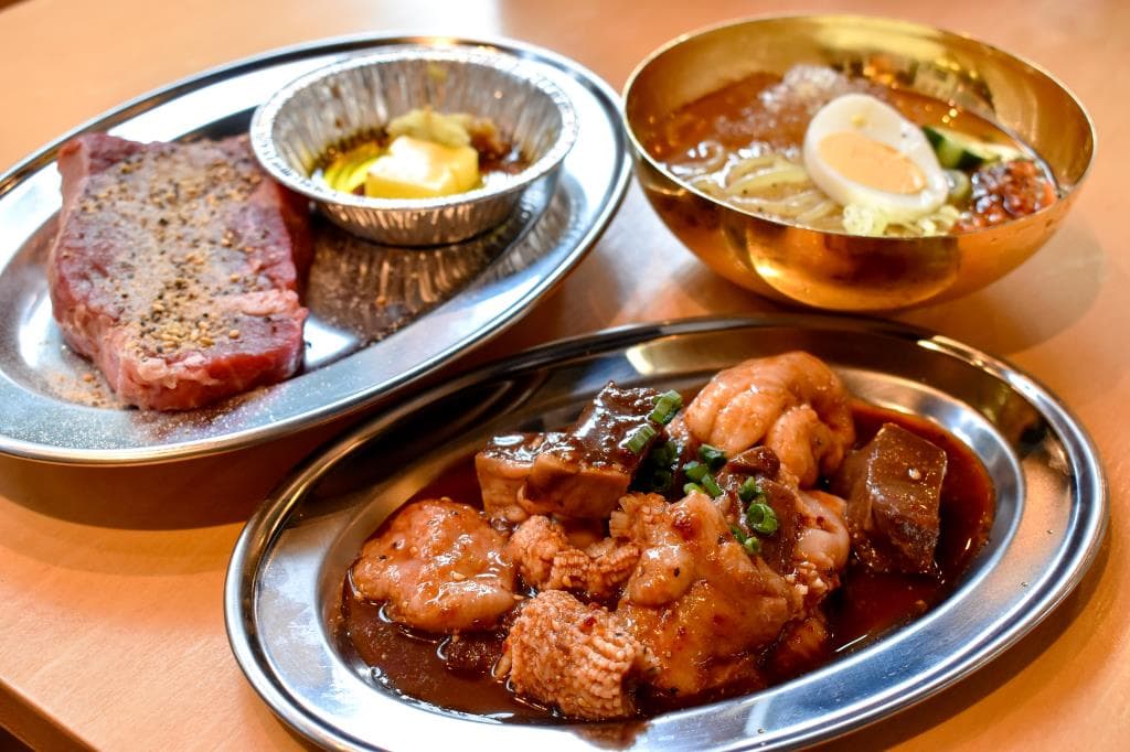 大阪焼肉・ホルモン ふたご 1