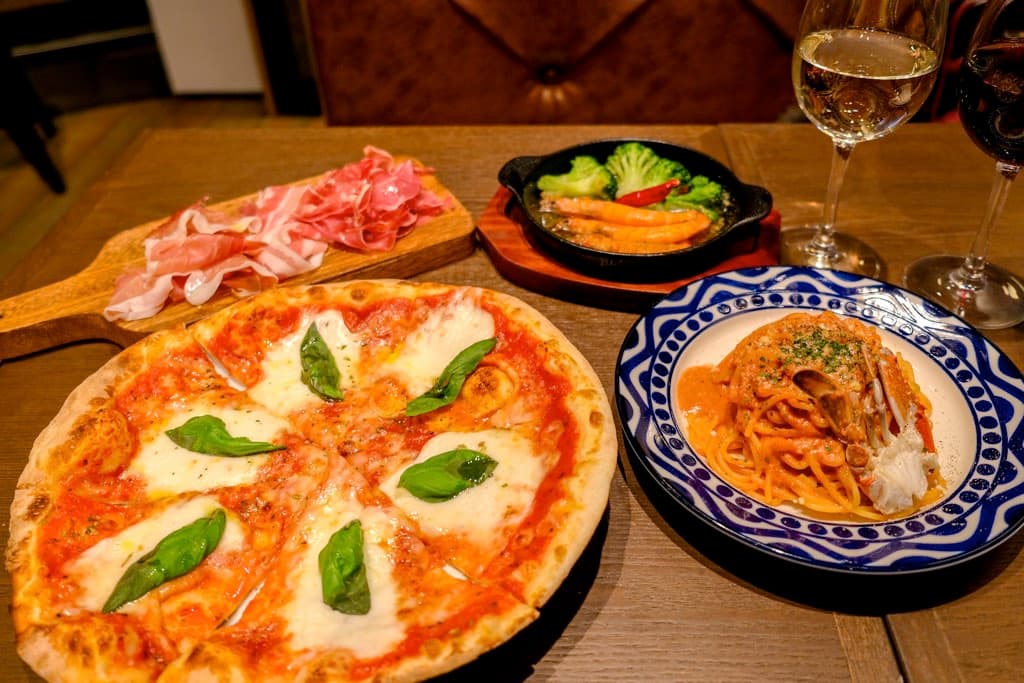 イタリアン&ワインバーCONA甲府店 1