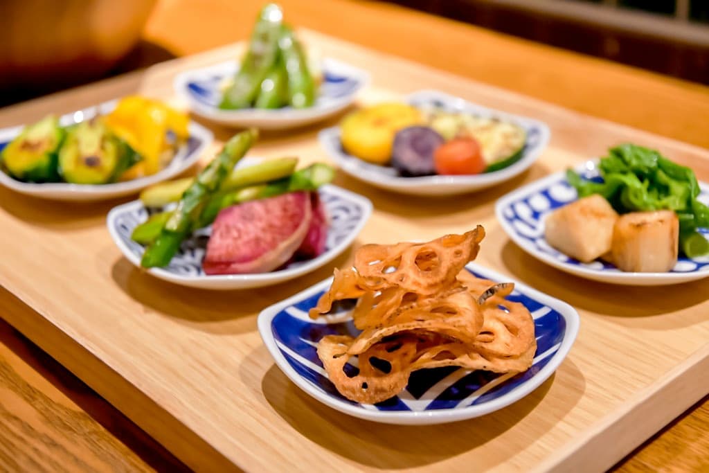 炭・肉と旬野菜 kazan 3