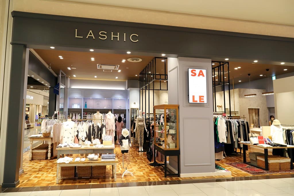 LASHICイオンモール甲府昭和店 1