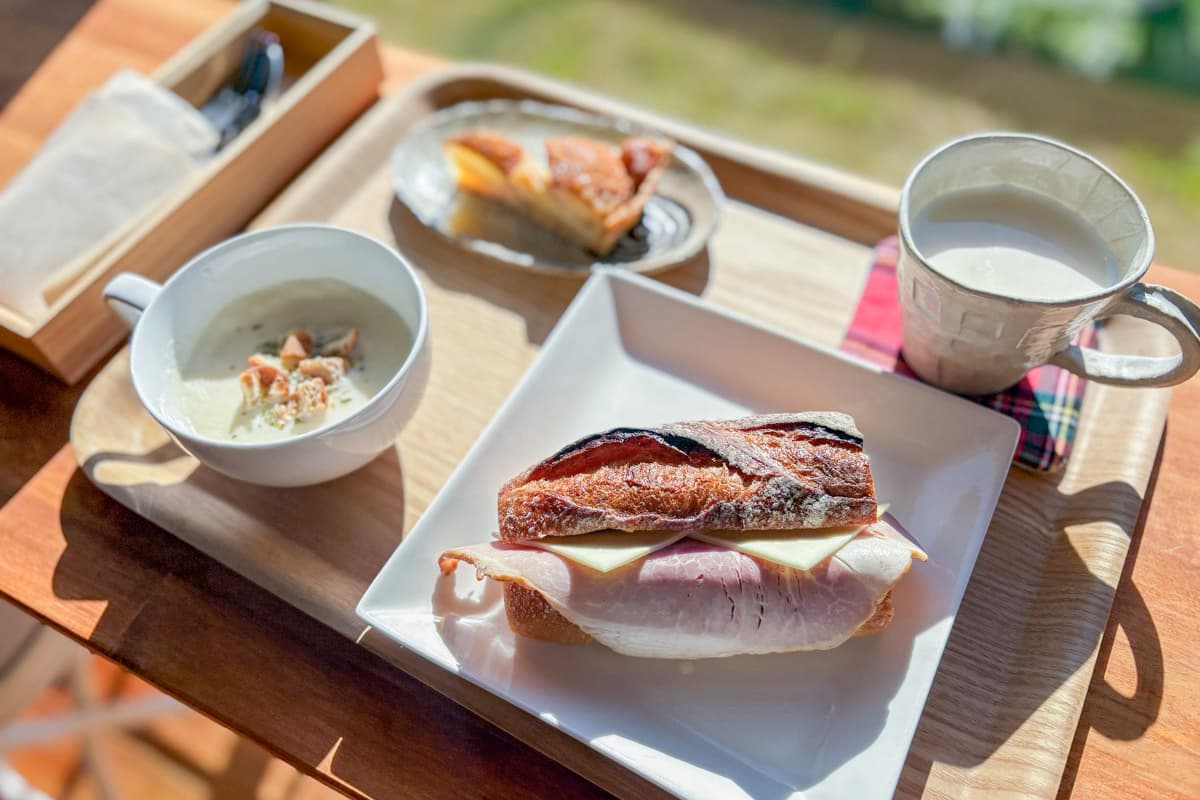 パンとパン料理 紡麦 1