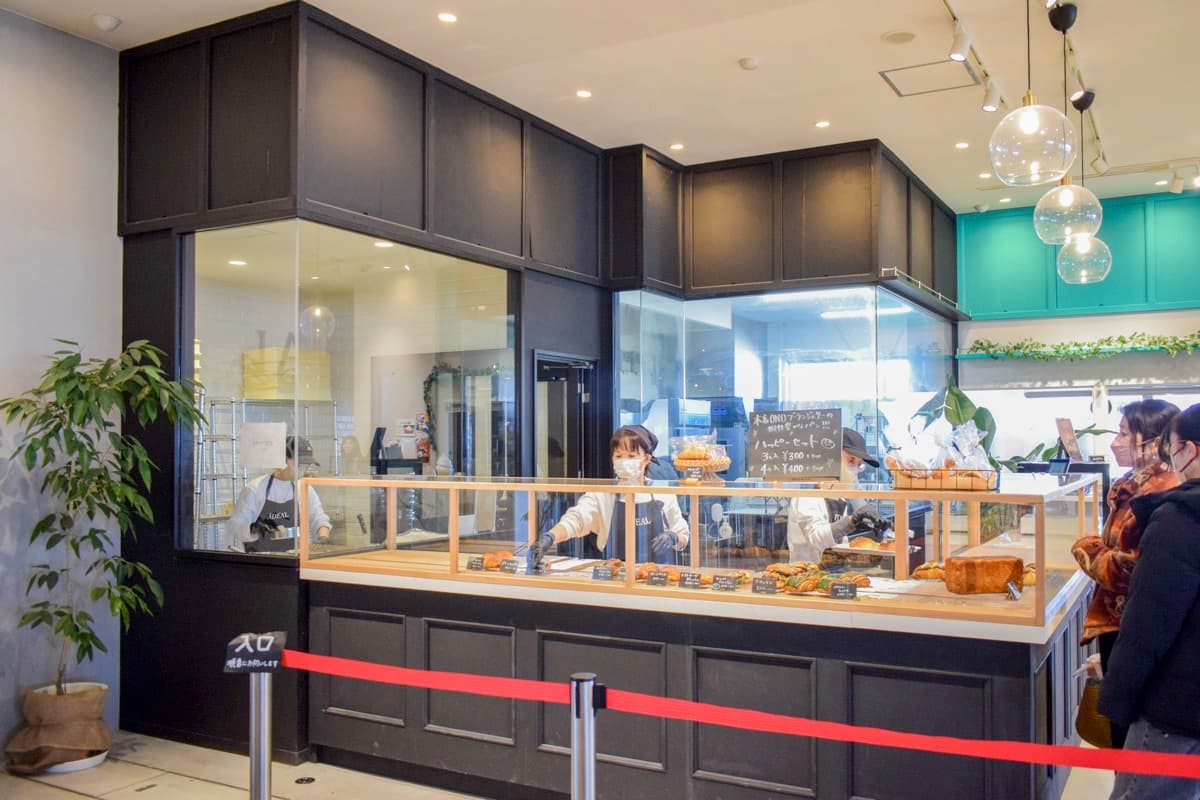 IDEAL BAKERY CROISSANT & PASTRY fumotto店 4