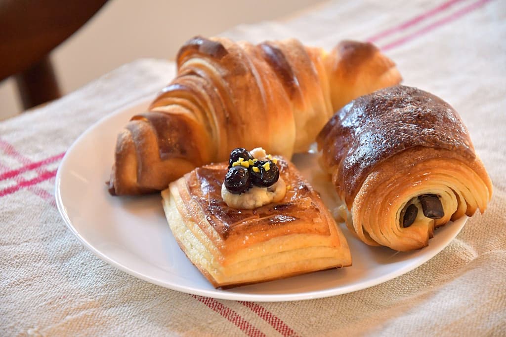 IDEAL BAKERY CROISSANT & PASTRY fumotto店 1
