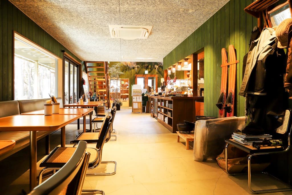 FOLKWOOD CAFE 4