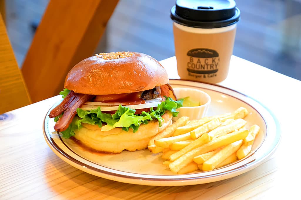 Back Country Burger & Café 八ヶ岳本店 1