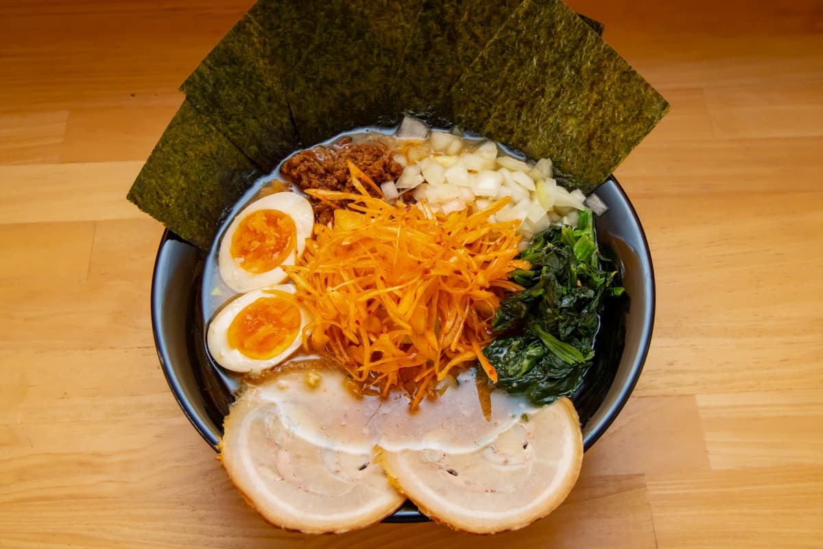 熟成豚骨ラーメンそだし 河口湖店 1