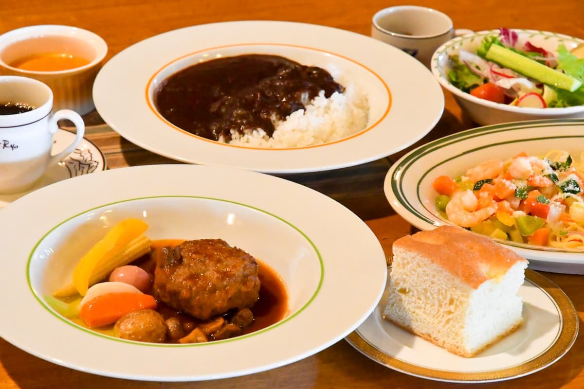 清泉寮 本館レストラン 1