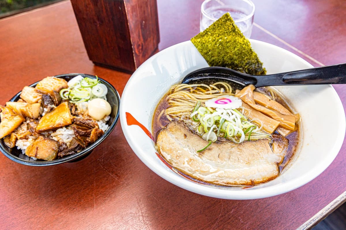 焼豚食道。河口湖店 1