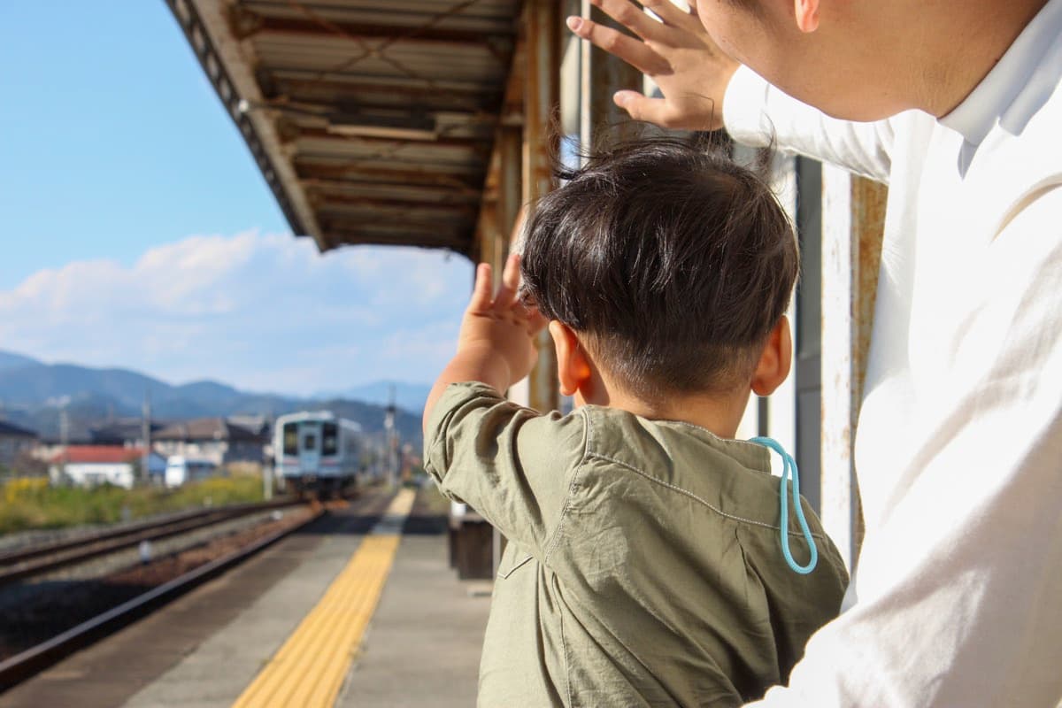 電車見るならここ!鉄道好き親子におすすめの駅 1