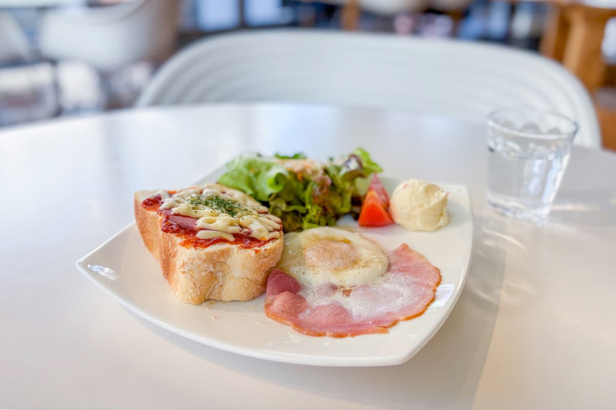オープンカフェ まるごとやまなし館 – 甲府市 1