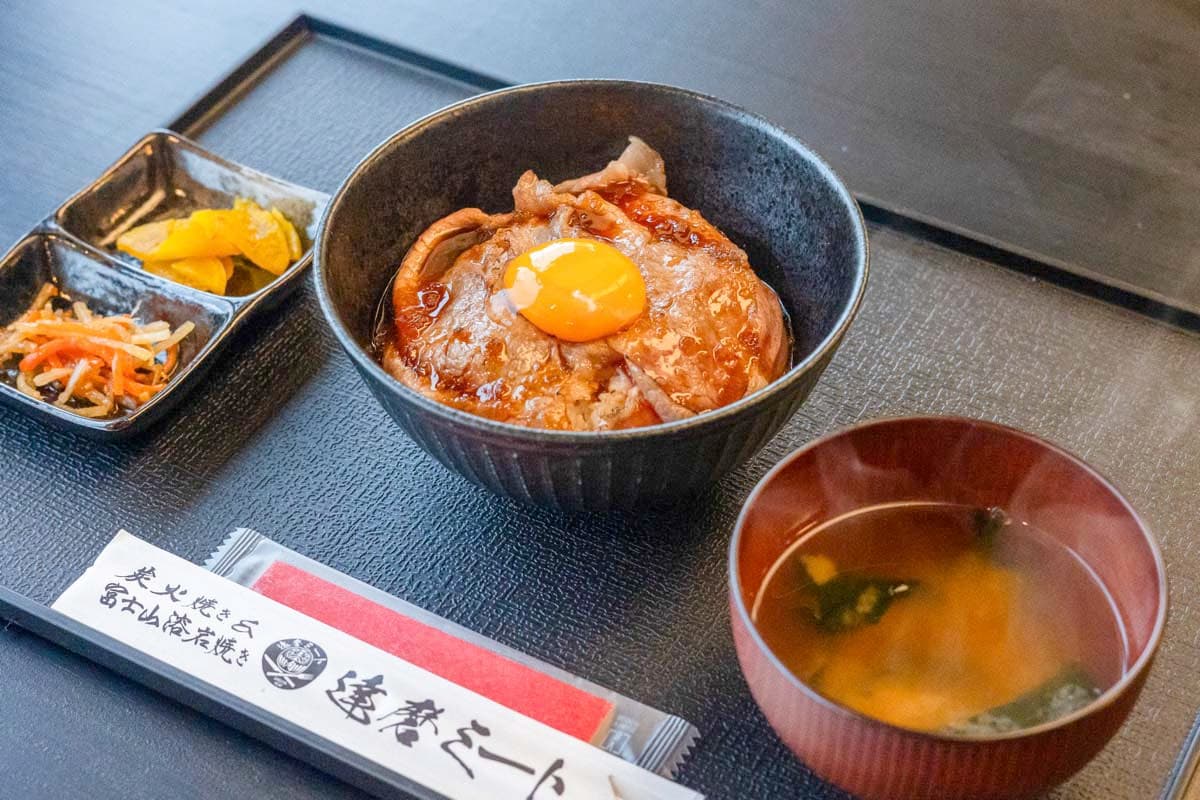炭火焼き&富士山溶岩焼き 達磨ミート 2