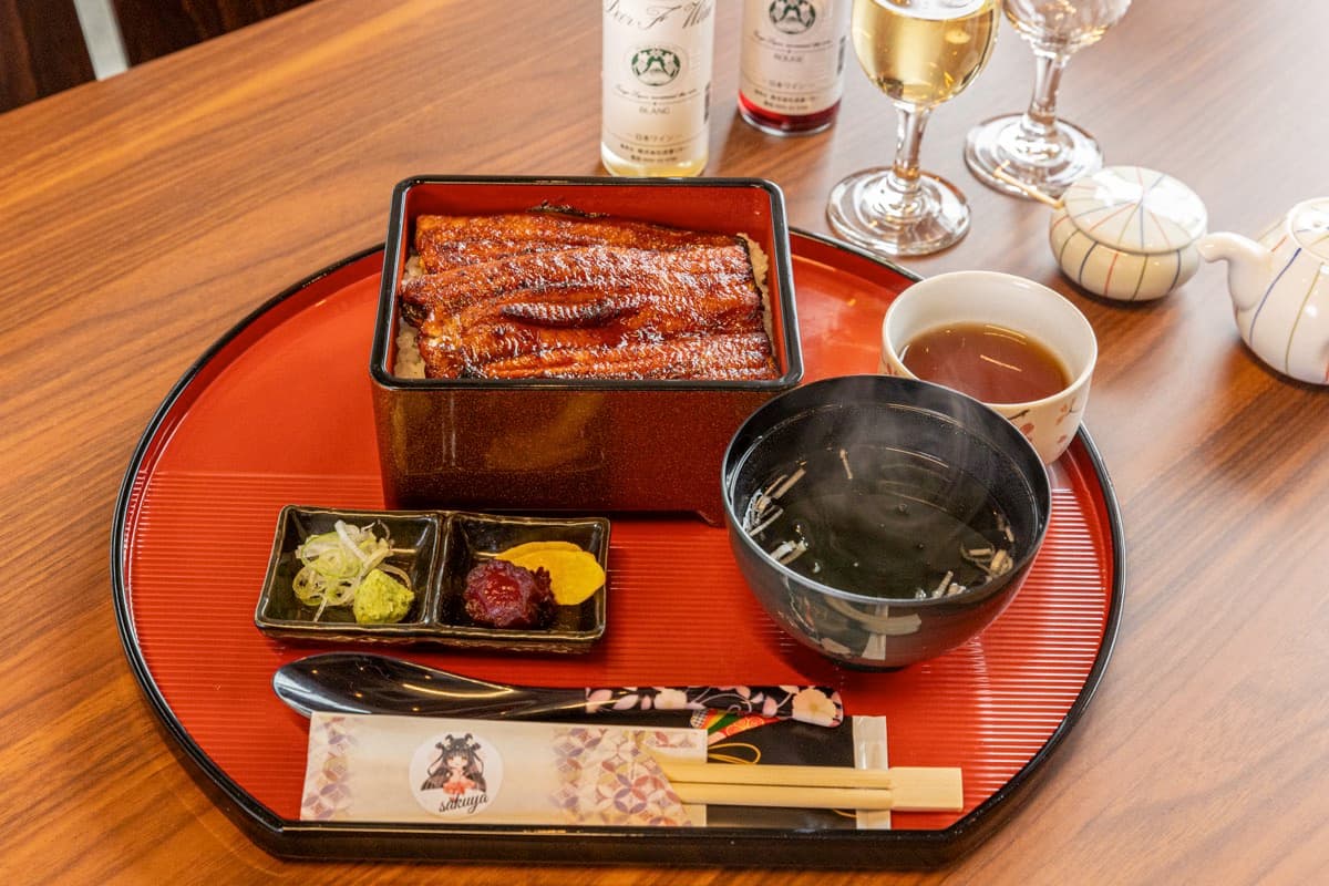 鰻と牛かつ さくや
