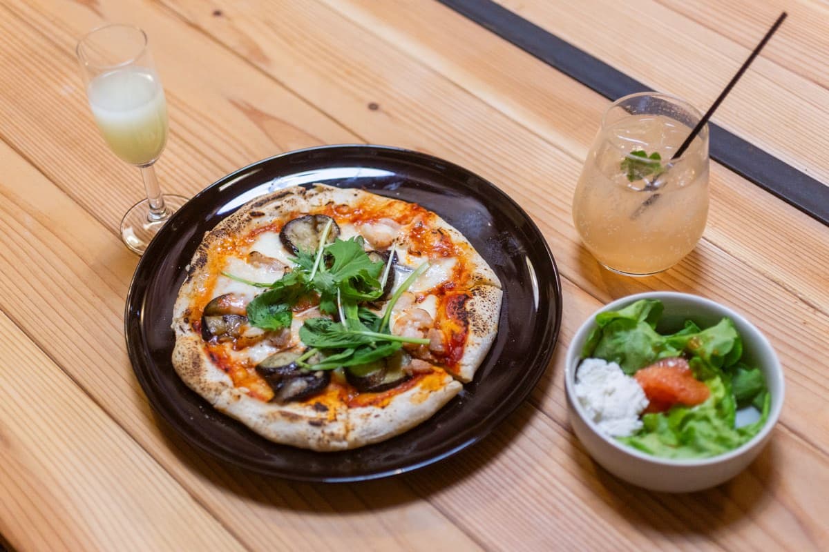MOLQ CAFE 1