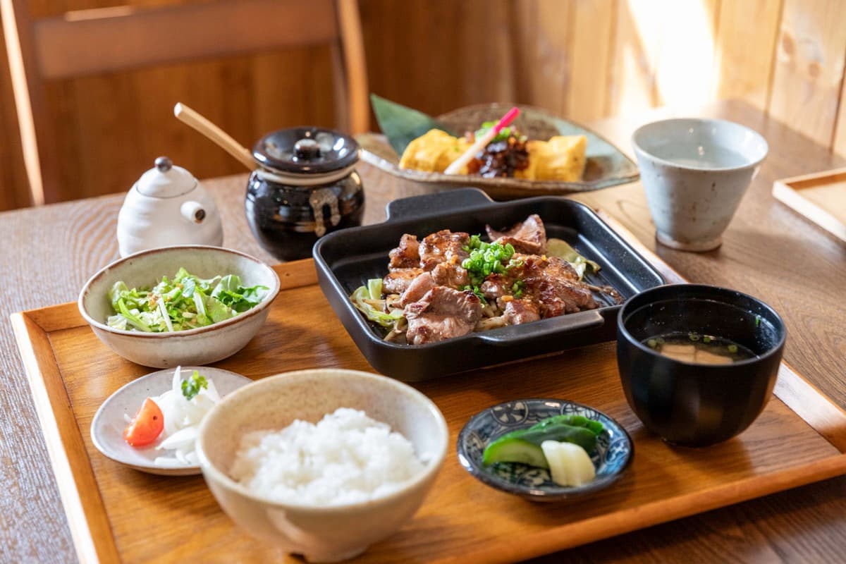 手作り定食 杏と梅の木 2