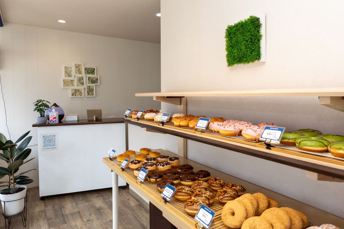 ROOT DOUGHNUTS SHOP 4
