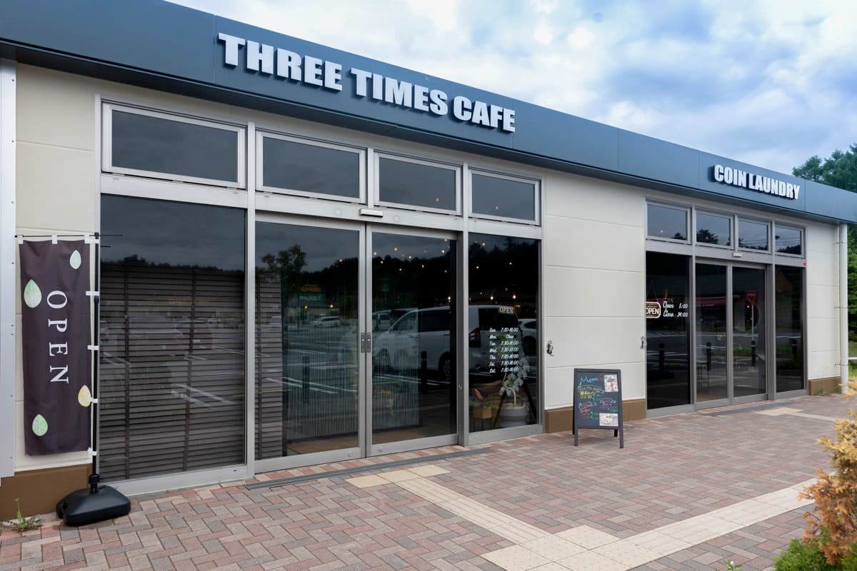 THREE TIMES CAFE 5