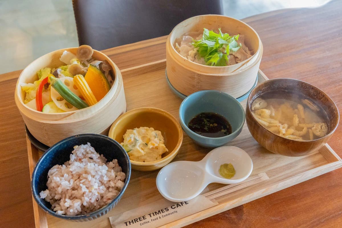 THREE TIMES CAFE 2