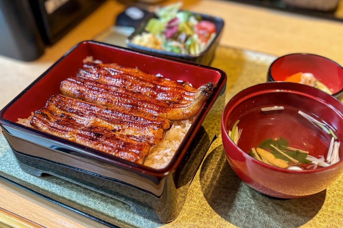 うなぎ割烹 石水庭 横内 1