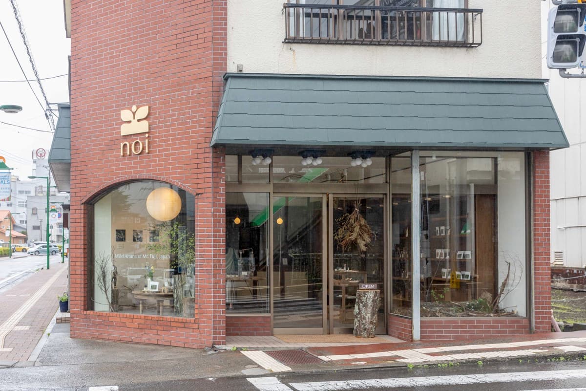 noi shop & tea stand 1