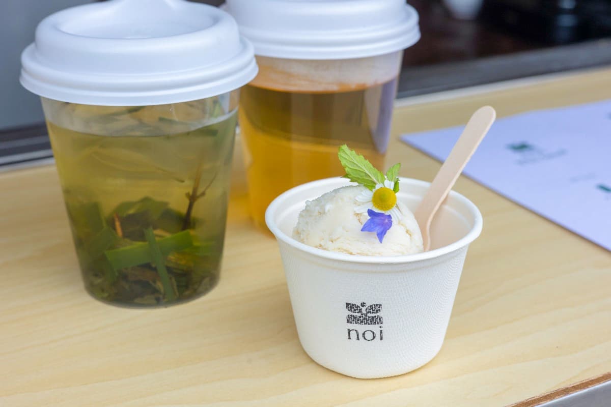 noi shop & tea stand 5