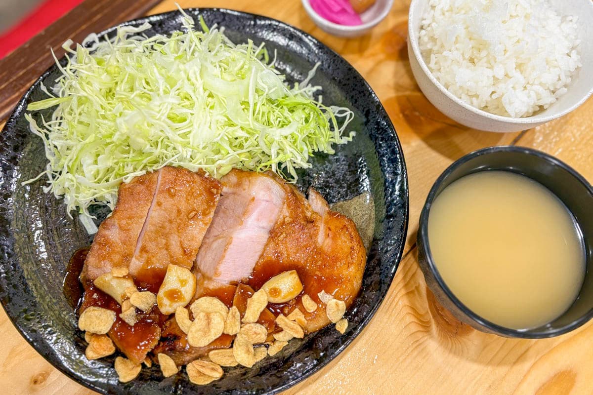 厚豚肉料理専門店 豚屋巣窟(あじと)