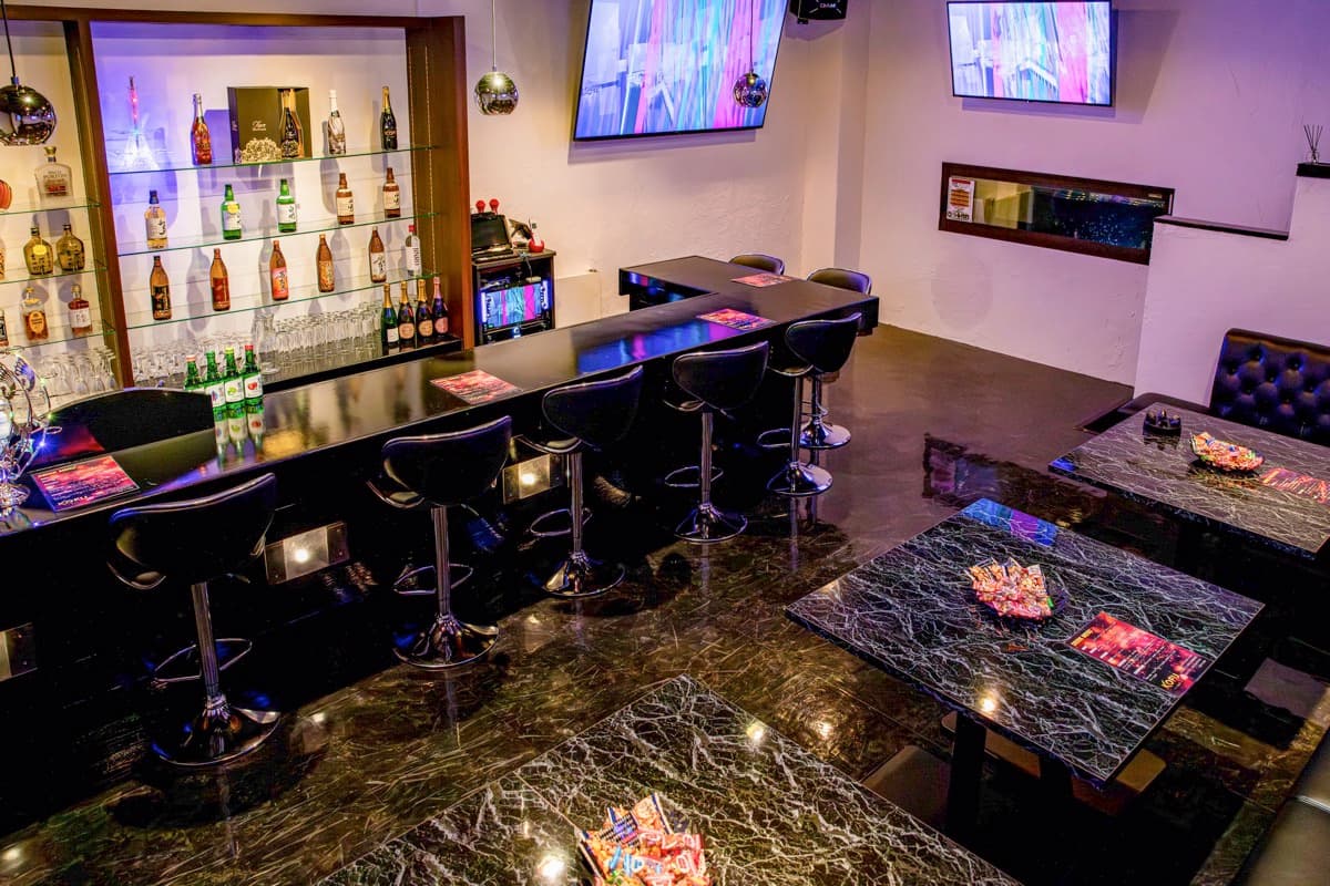BAR KOFU 3