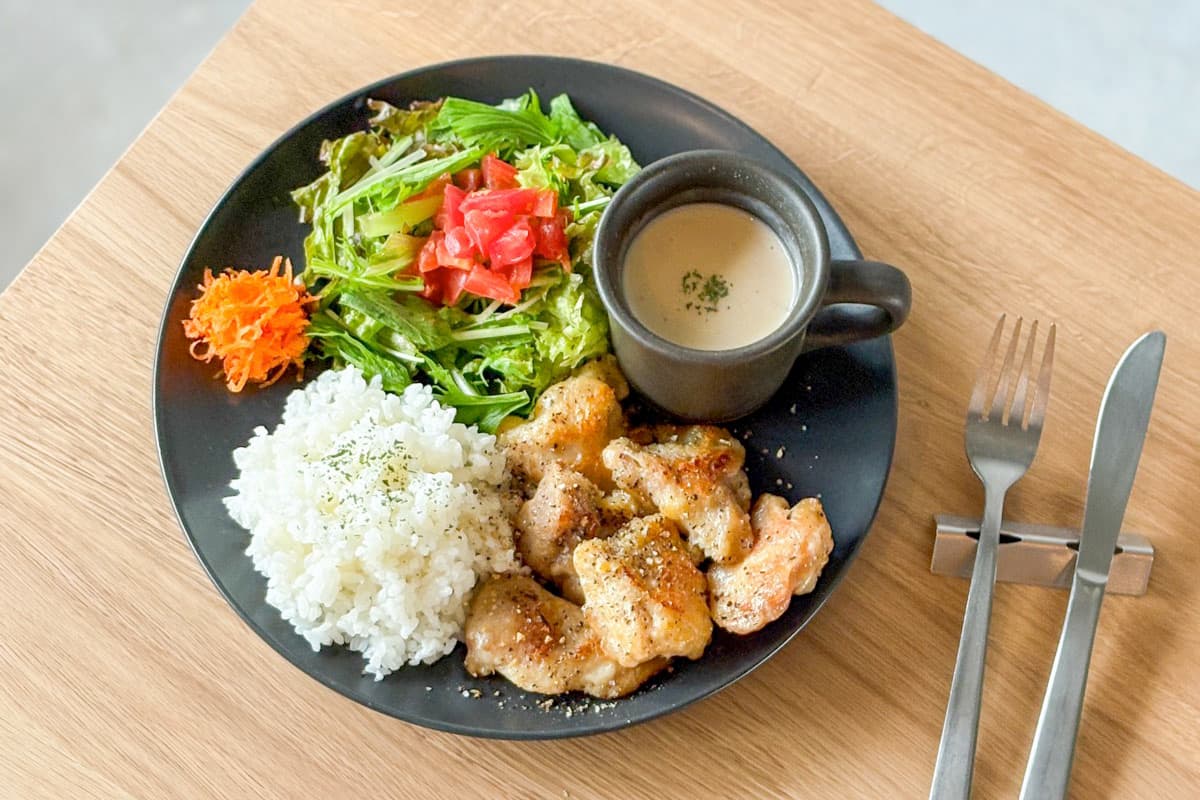 CAFE LA PAIX-Light-