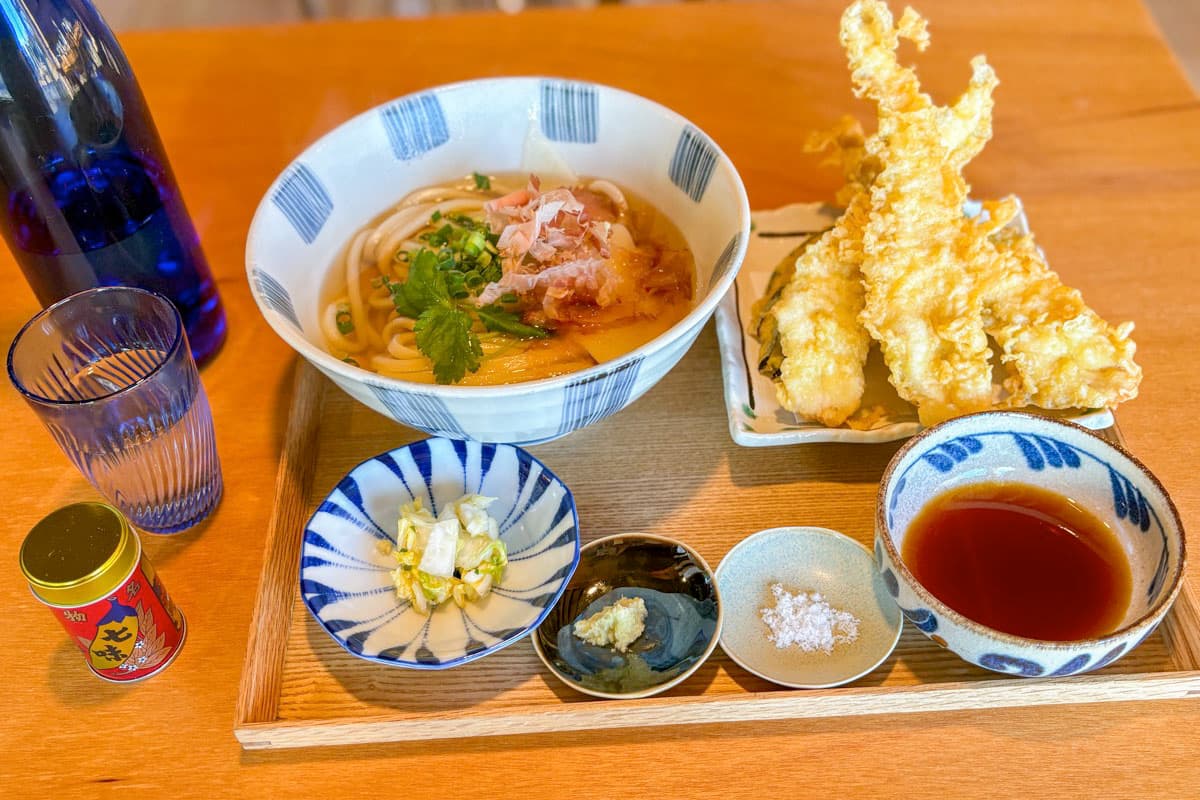 手打ちうどん 虎と草 1