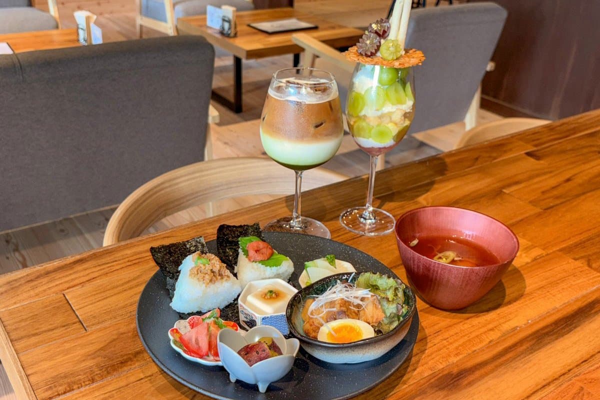 【古民家カフェ 温 ~onn~ / 甲府市】築100年以上の古民家空間で釜炊きご飯のおむすび御膳や映えパフェを!2026年9月10日オープン
