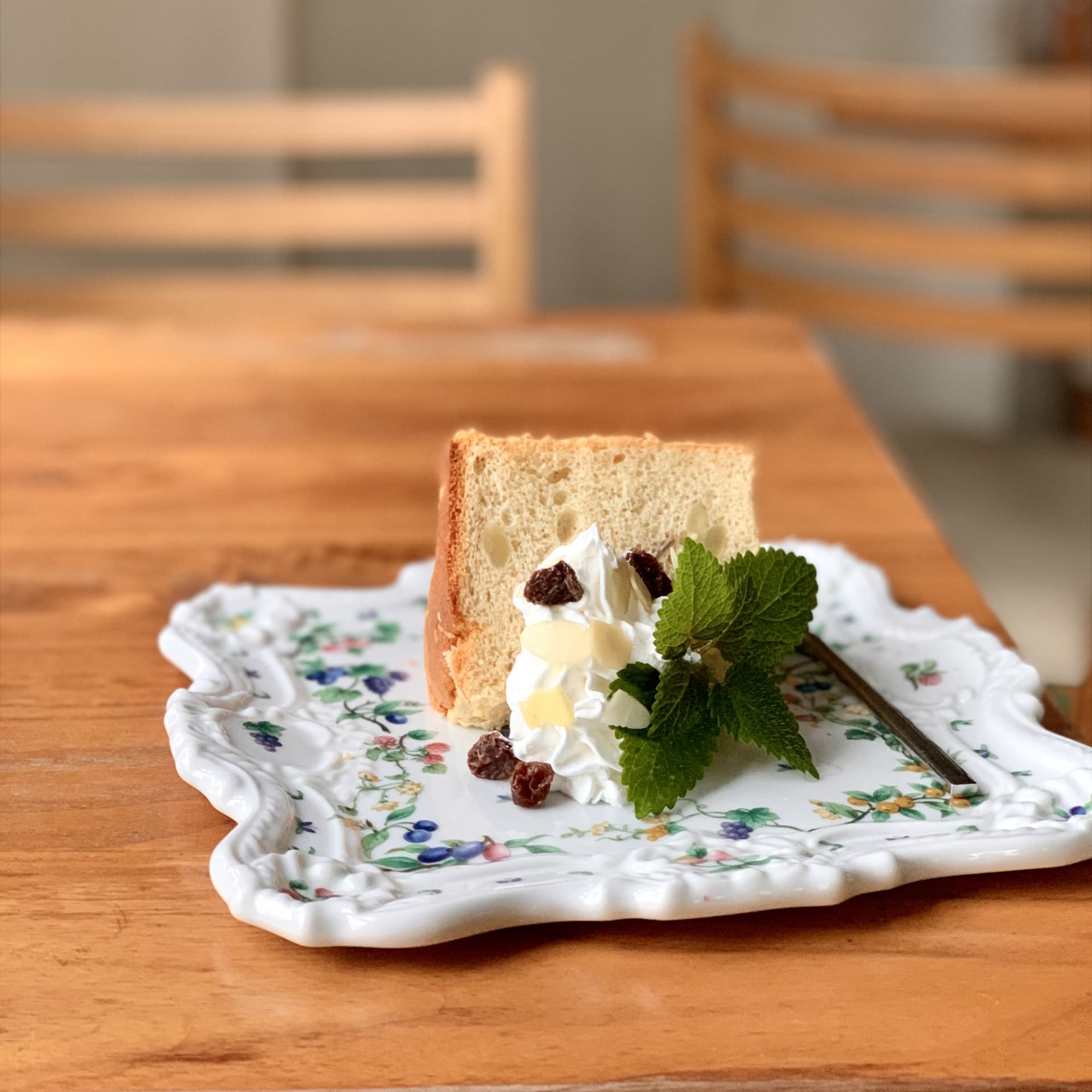 季節のシフォンケーキ