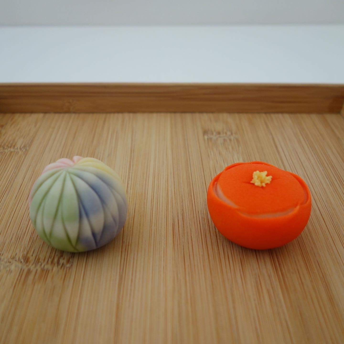 1/2〈新春上生菓子〉和菓子職人による実演を行います