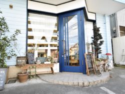 Handicrafts, miscellaneous goods, café koto-ya Cafe Tsuru City 1