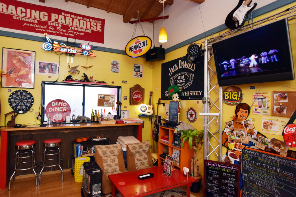 ディノダイナーの店内1