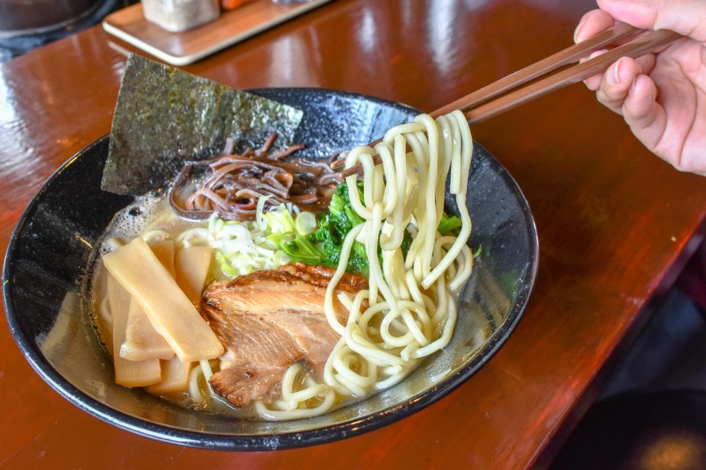 ラーメンきずな 甲府市 ラーメン 2