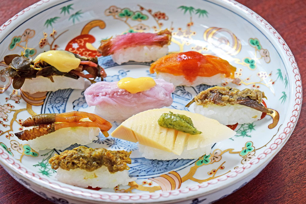四季料理 留羽の留羽名物山菜握り寿司