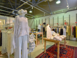 LASHIC OUTLET 北杜市 ショップ 3