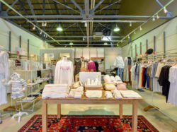 LASHIC OUTLET 北杜市 ショップ 2