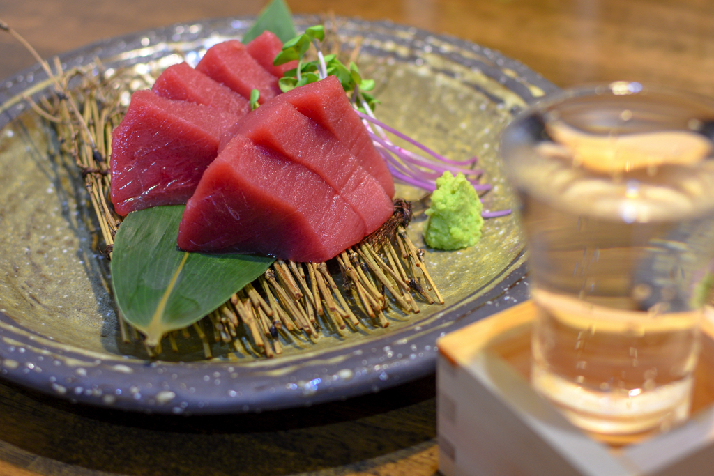 炭火焼ダイニング 華金の肉厚本まぐろ