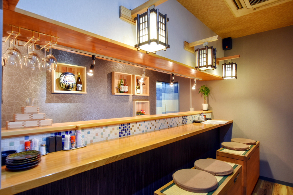 炭火焼ダイニング 華金のカウンター