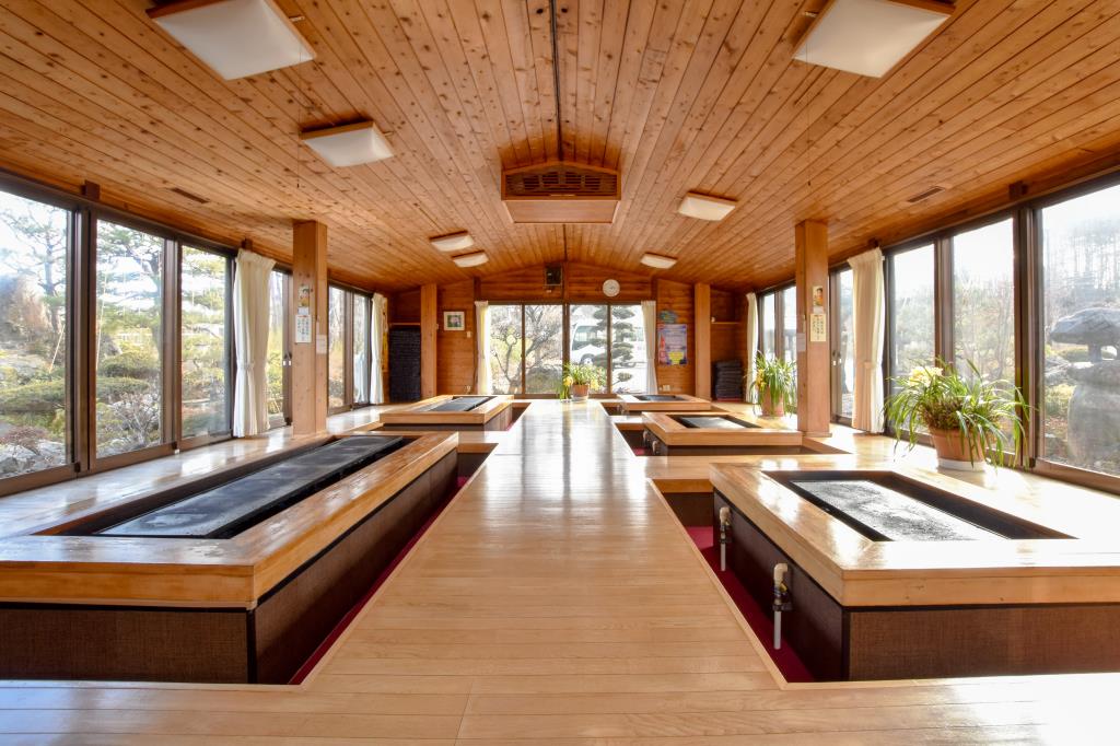 溶岩温泉 巻狩 富士河口湖町 鉄板焼き お好み焼き 3