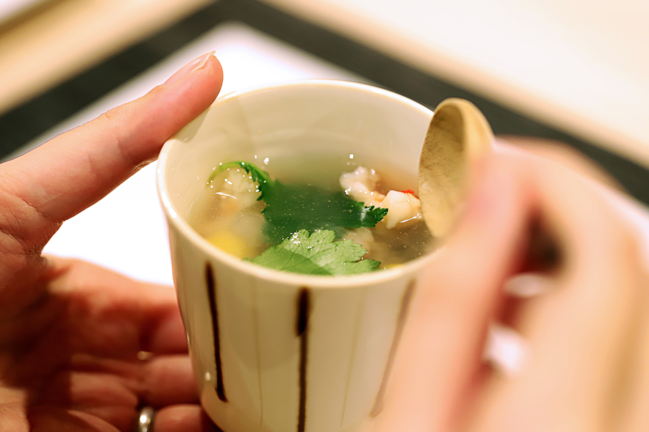 Steamed food with lotus root dumplings