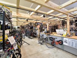 CARNOSA INDOOR BIKE PARK　昭和町 アウトドア2