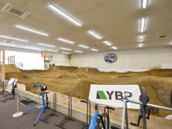 CARNOSA INDOOR BIKE PARK　昭和町 アウトドア4