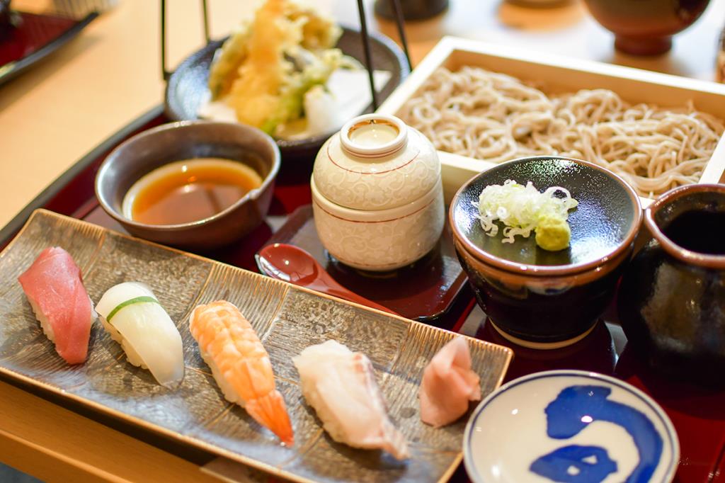 お食事処 楽 甲府 和食・テイクアウト