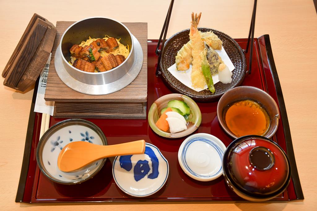 お食事処 楽 甲府市 山梨のグルメ Porta