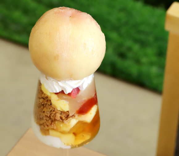 Road Station Nanbu's seasonal peach parfait