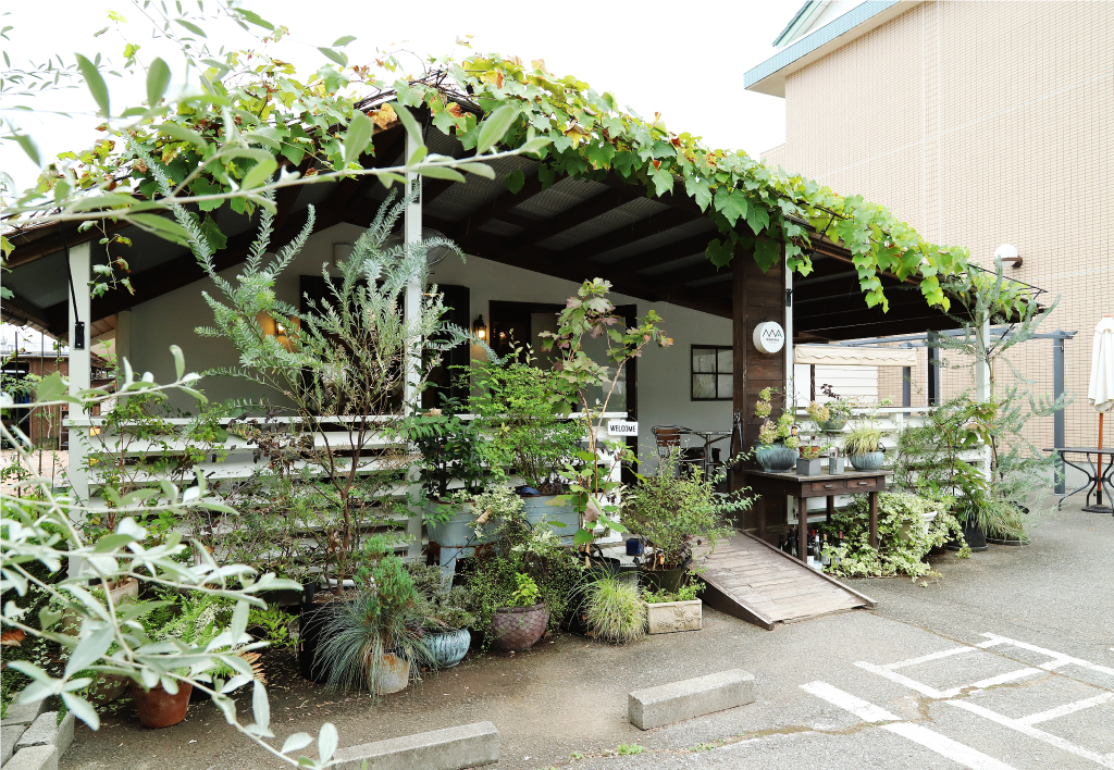 Exterior of marimo café & dining